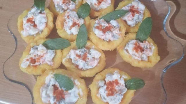 Hazırlaması Çok Kolay: Patates Çanağında Havuçlu Meze