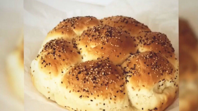 Kokusu Evi Saracak: Çiçek Ekmek
