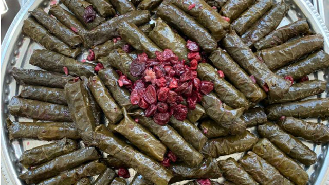 Mayhoş Sevenlere: Vişneli Yaprak Sarması