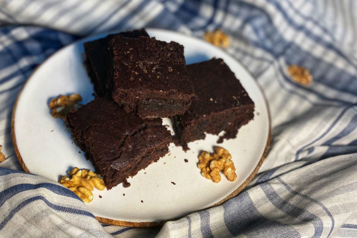 Sadece Ekmek Olmaz: Ekşi Mayalı Sağlıklı Brownie