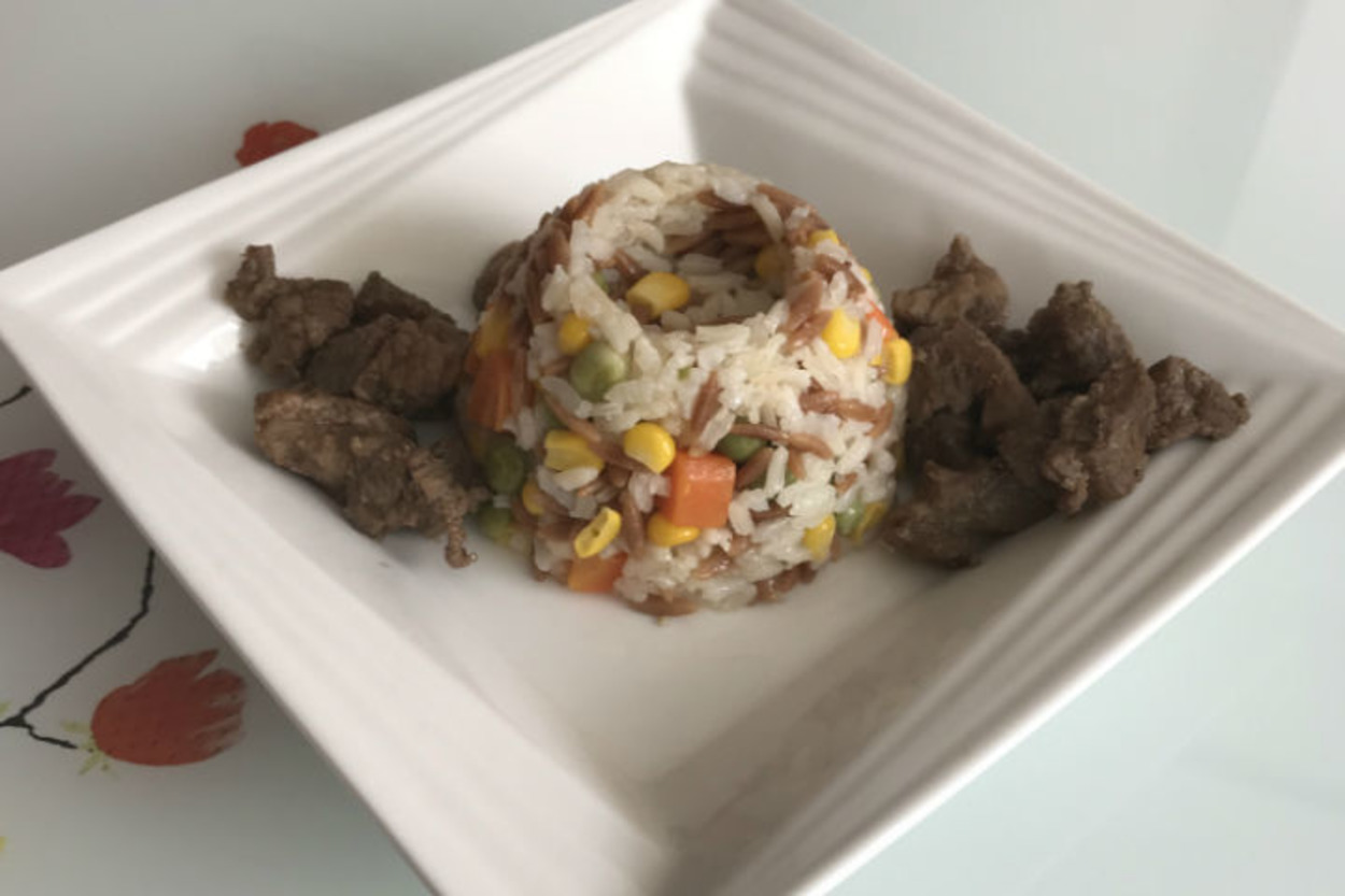 Kokusu Mis Tadı Enfes: Sebzeli Pirinç Pilavı
