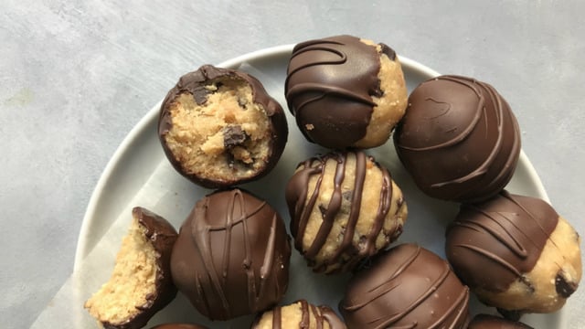 Suçluluk Hissettirmez: Vegan ve Glutensiz Fit Toplar