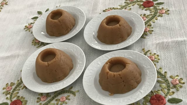 Ansızın Gelen Misafire: Sıvı Yağlı Un Helvası