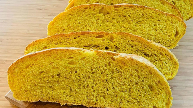 Rengi Yeter: Zerdeçallı Ekmek
