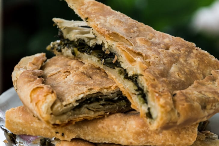 El Açması Ispanaklı Börek Tarifi