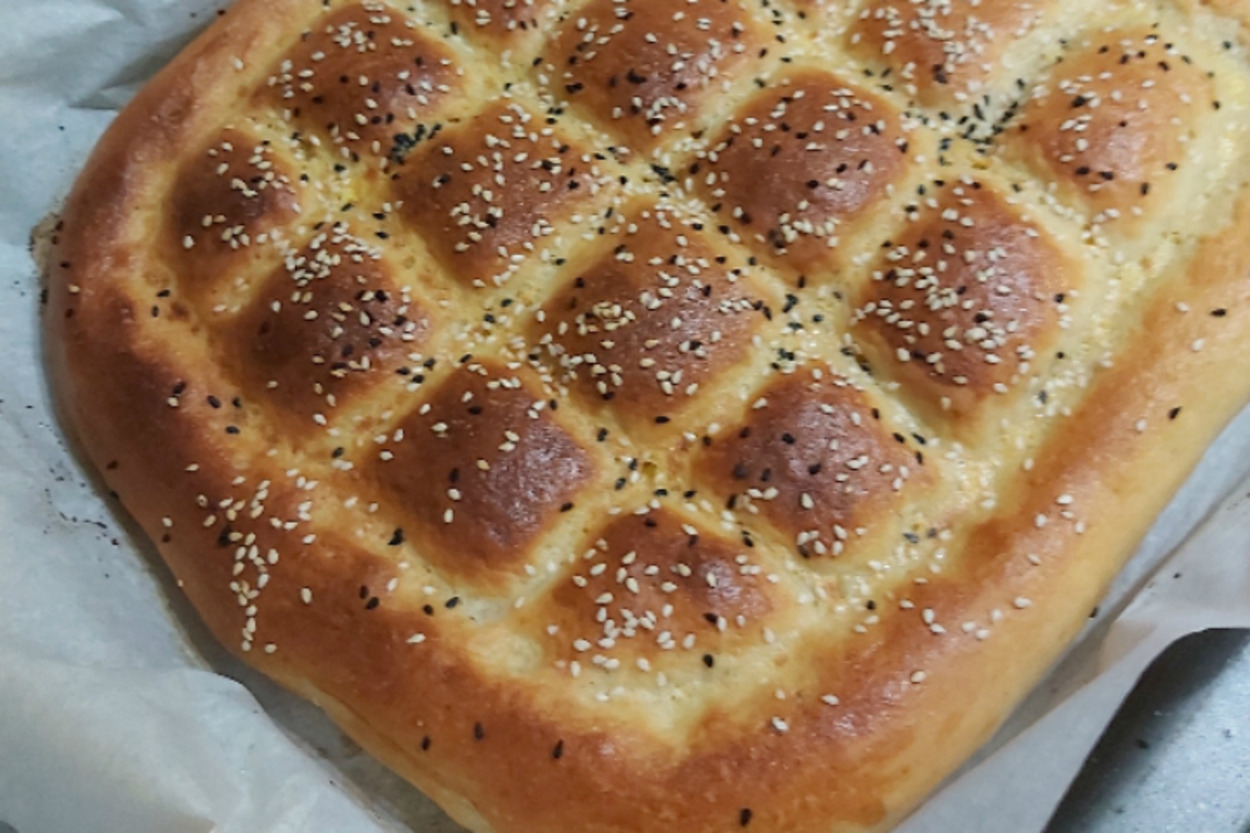 Mis Kokusu Evi Sarar: Evde Kolay Ramazan Pidesi