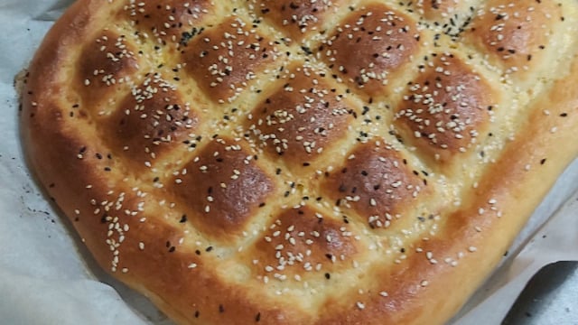 Mis Kokusu Evi Sarar: Evde Kolay Ramazan Pidesi