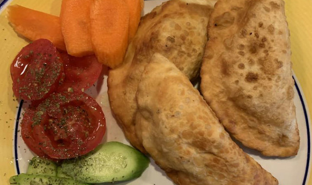 Kahvaltıya Hazır: Kolay Çibörek (Çiğ Börek)