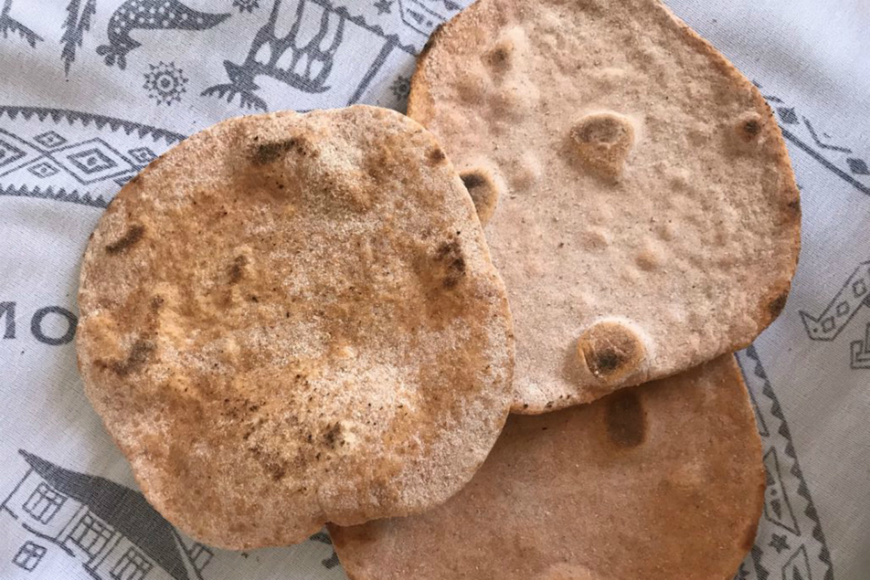 Yemeklere Çok Yakışır: İki Malzemeli Lavaş