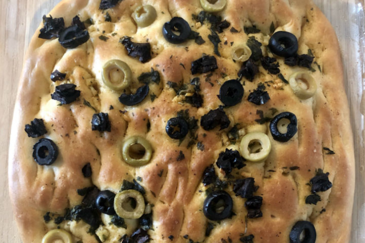 Focaccia Benzeri: Çeşnili Ekmek