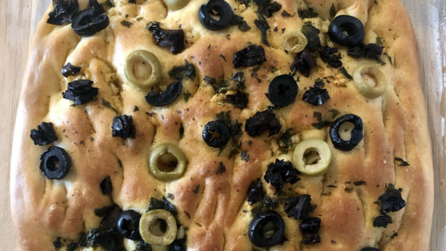 Focaccia Benzeri: Çeşnili Ekmek