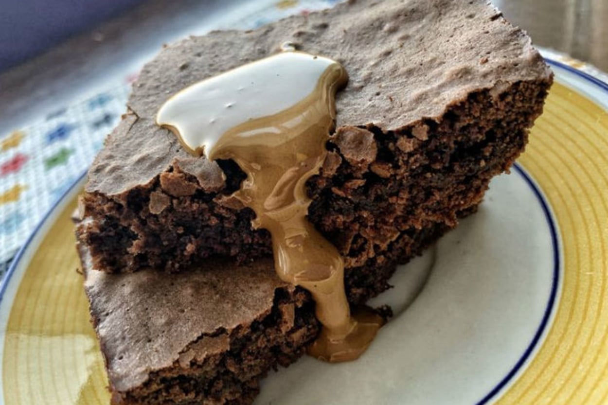 Elinizin Altındaki Malzemelerle: Damla Çikolatalı Brownie