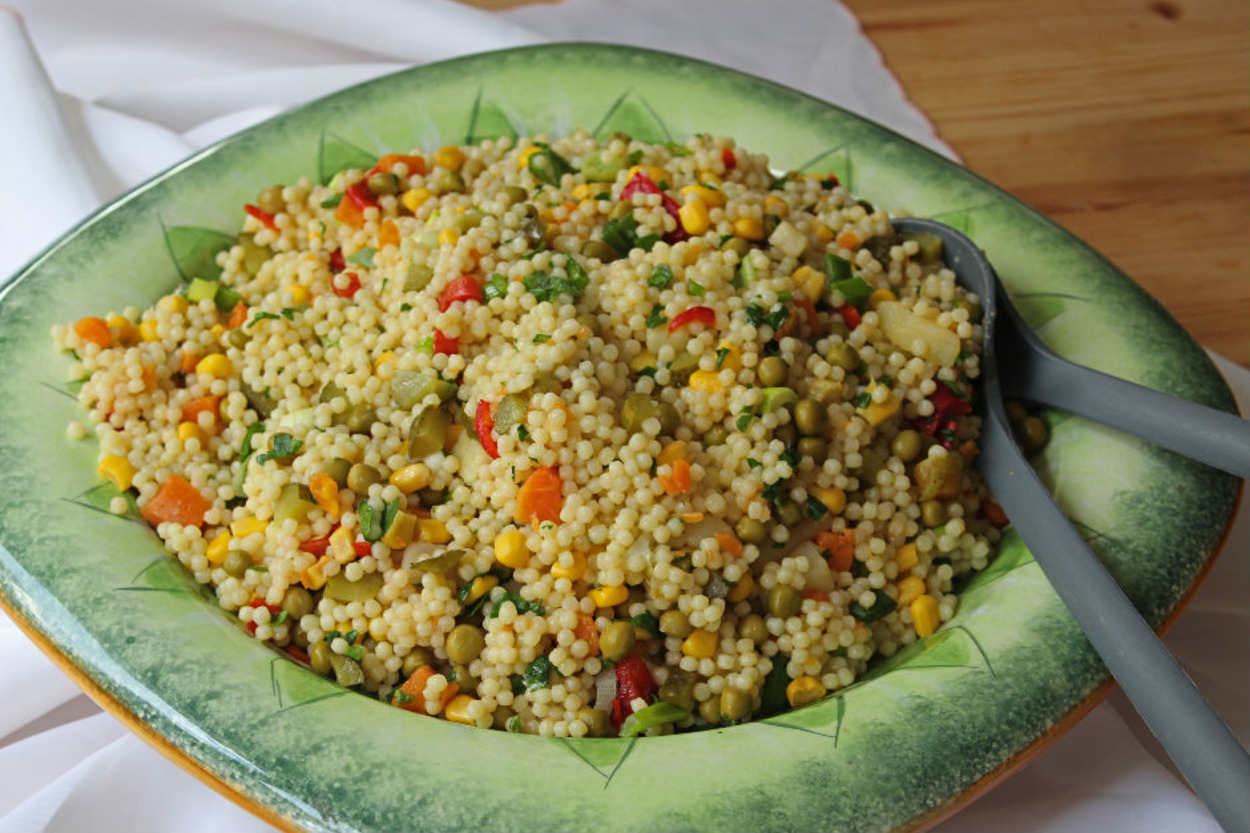 Her Sofraya Yakışır: Garnitürlü Kuskus Salatası