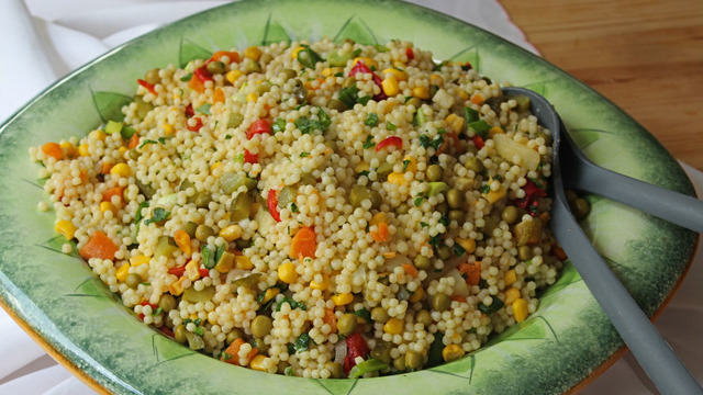 Her Sofraya Yakışır: Garnitürlü Kuskus Salatası