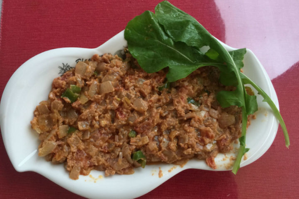 Yumurtasız ve Vegan: Tahinli Menemen