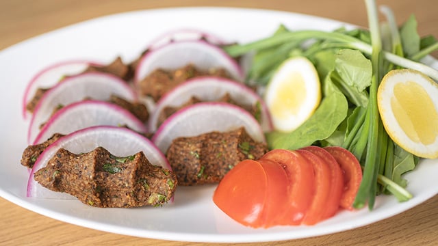 Porsiyonu 2,5 Liraya: Acılı Etsiz Çiğ Köfte