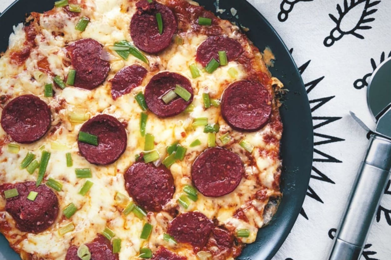 Fırın Bugün İzinde: Tavada Pratik Pizza