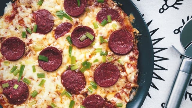 Fırın Bugün İzinde: Tavada Pratik Pizza