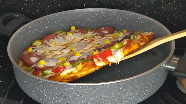 Daha Kolayı Yok: Tavada 5 Dakika Pizzası
