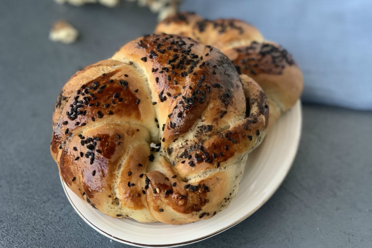 Pastanedekileri Aratmayan: Zeytinli Açma