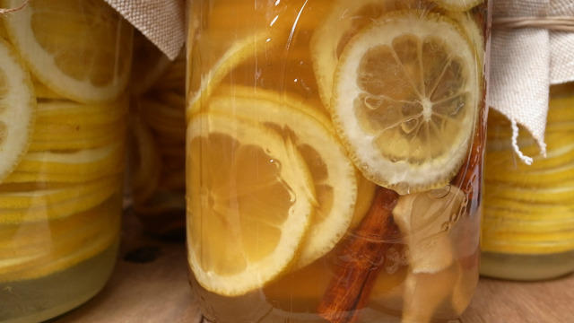 Kış Hastalıklarına Doğal, Kolay ve Lezzetli Çözüm : Vitamin Şurubu Nasıl Yapılır?