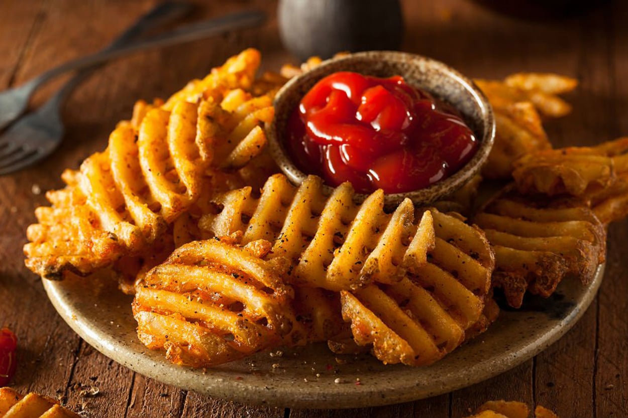 Burgerle Aynı Tabakta Buluştuklarında Keyfi Katlayacak 9 Atıştırmalık Tarif