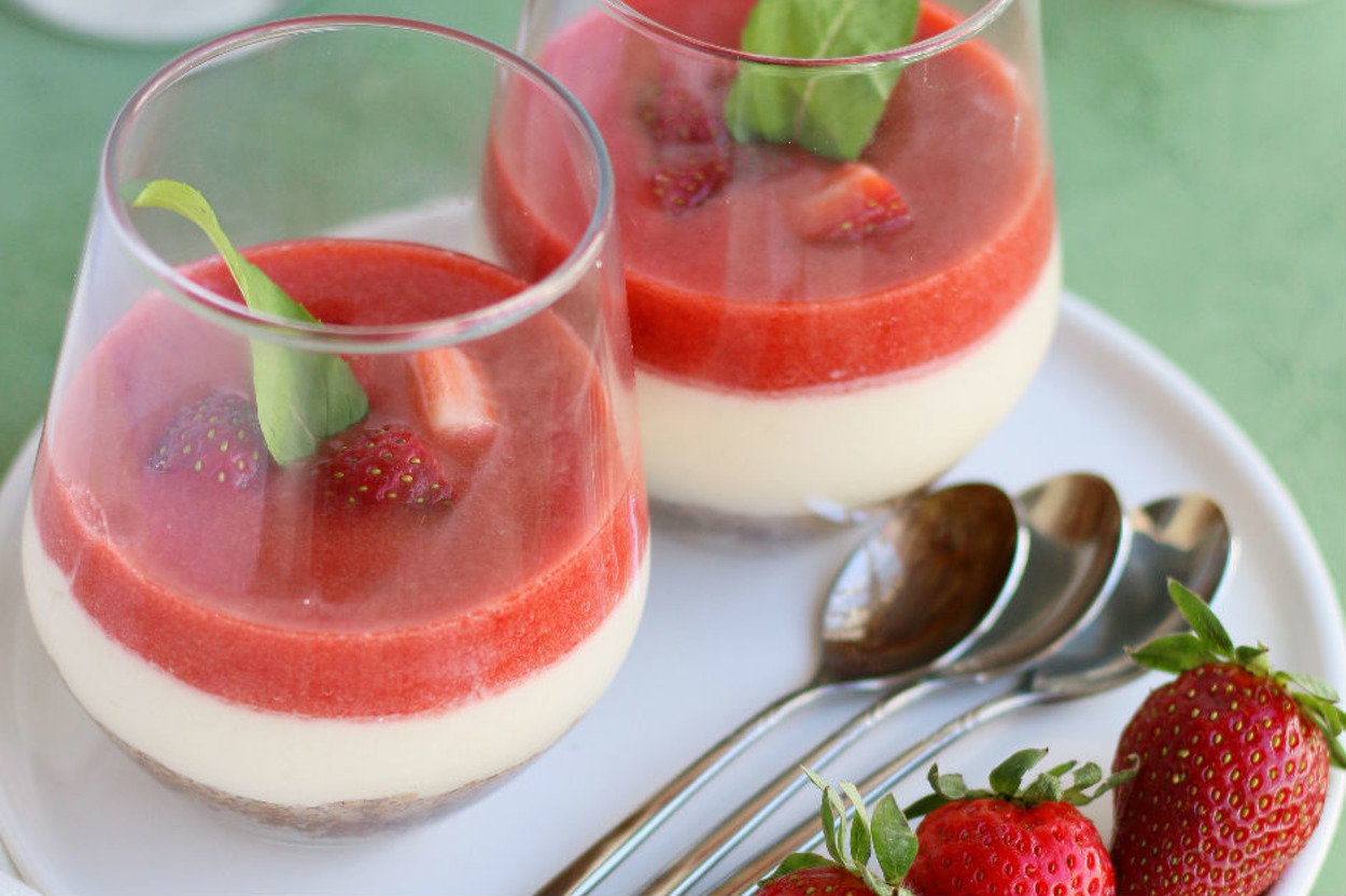Böylesi Hiçbir Pastanede Yok: Rafine Şekersiz Çilekli Cheesecake