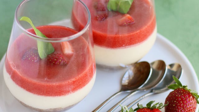 Böylesi Hiçbir Pastanede Yok: Rafine Şekersiz Çilekli Cheesecake
