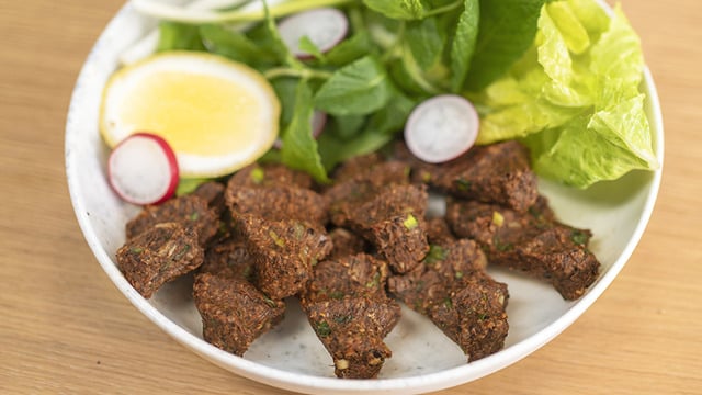 Acısı Bol: Etli Çiğ Köfte