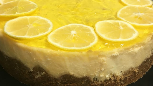 Yaz Aylarının Vazgeçilmezi: Limonlu Mis Cheesecake