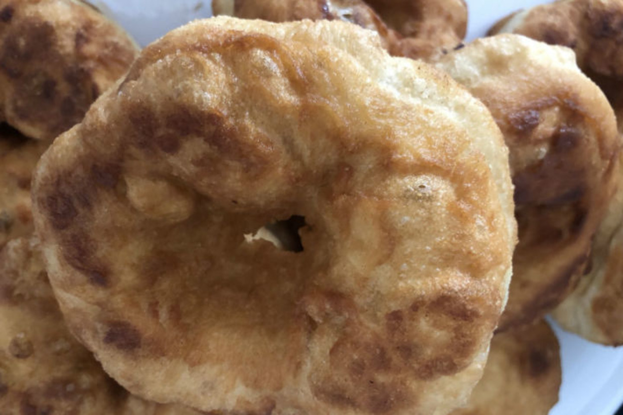 Simit Şeklinde: Pratik Pişi