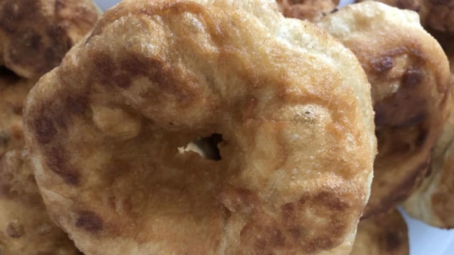 Simit Şeklinde: Pratik Pişi