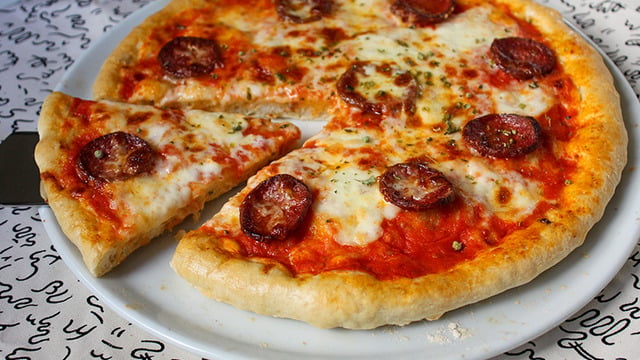 Evde de Yapılır: Fast Food Usulü Pizza