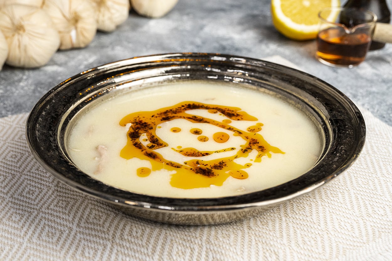 Gerçeği Kadar Leziz: Tavuklu Yalancı İşkembe Çorbası