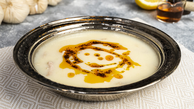 Gerçeği Kadar Leziz: Tavuklu Yalancı İşkembe Çorbası