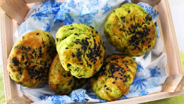 Sıcacık Yemelik: Ispanaklı Pratik Poğaça 