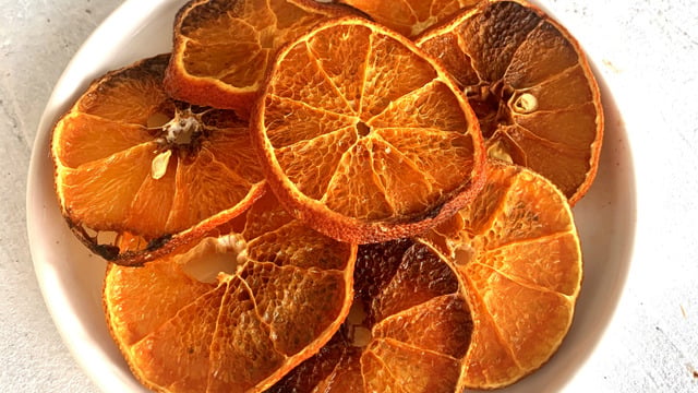 Pratik ve Enfes: Kurutulmuş Mandalina Dilimleri
