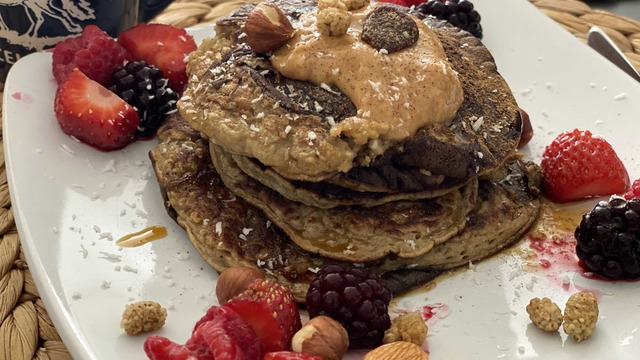 Sabah Neşesi: Yulaflı Muzlu Pancake