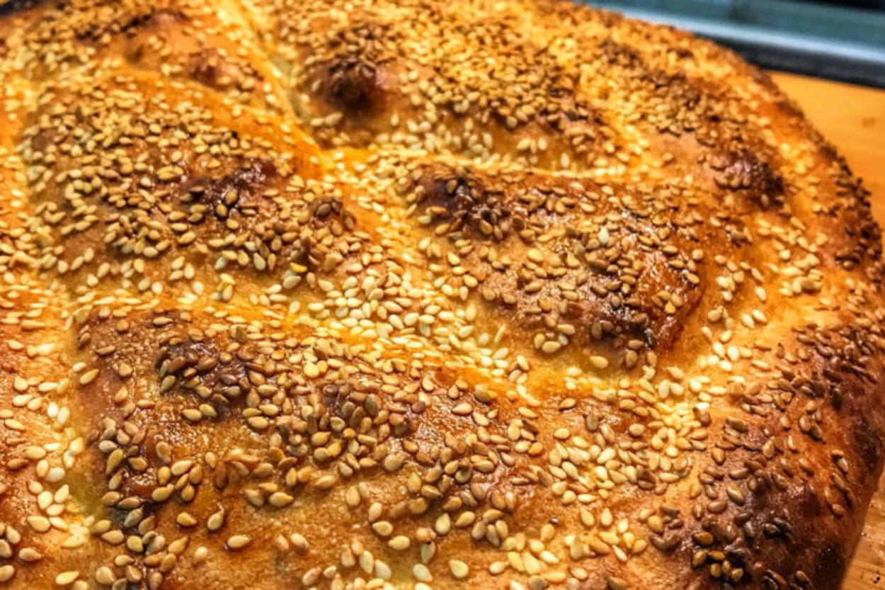Evin İçi Mis Gibi Koksun: Efsane Ramazan Pidesi