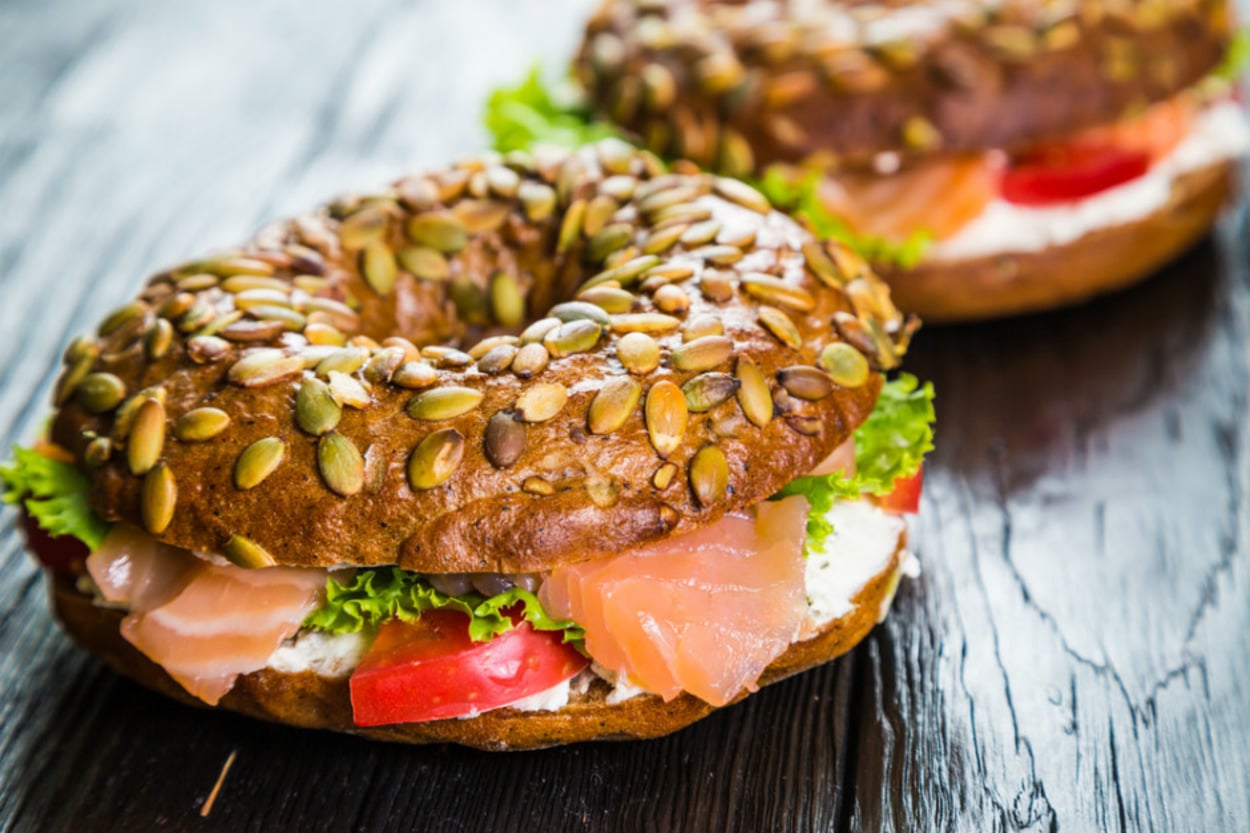 Modern Balık Ekmek: Füme Somon Sandviç