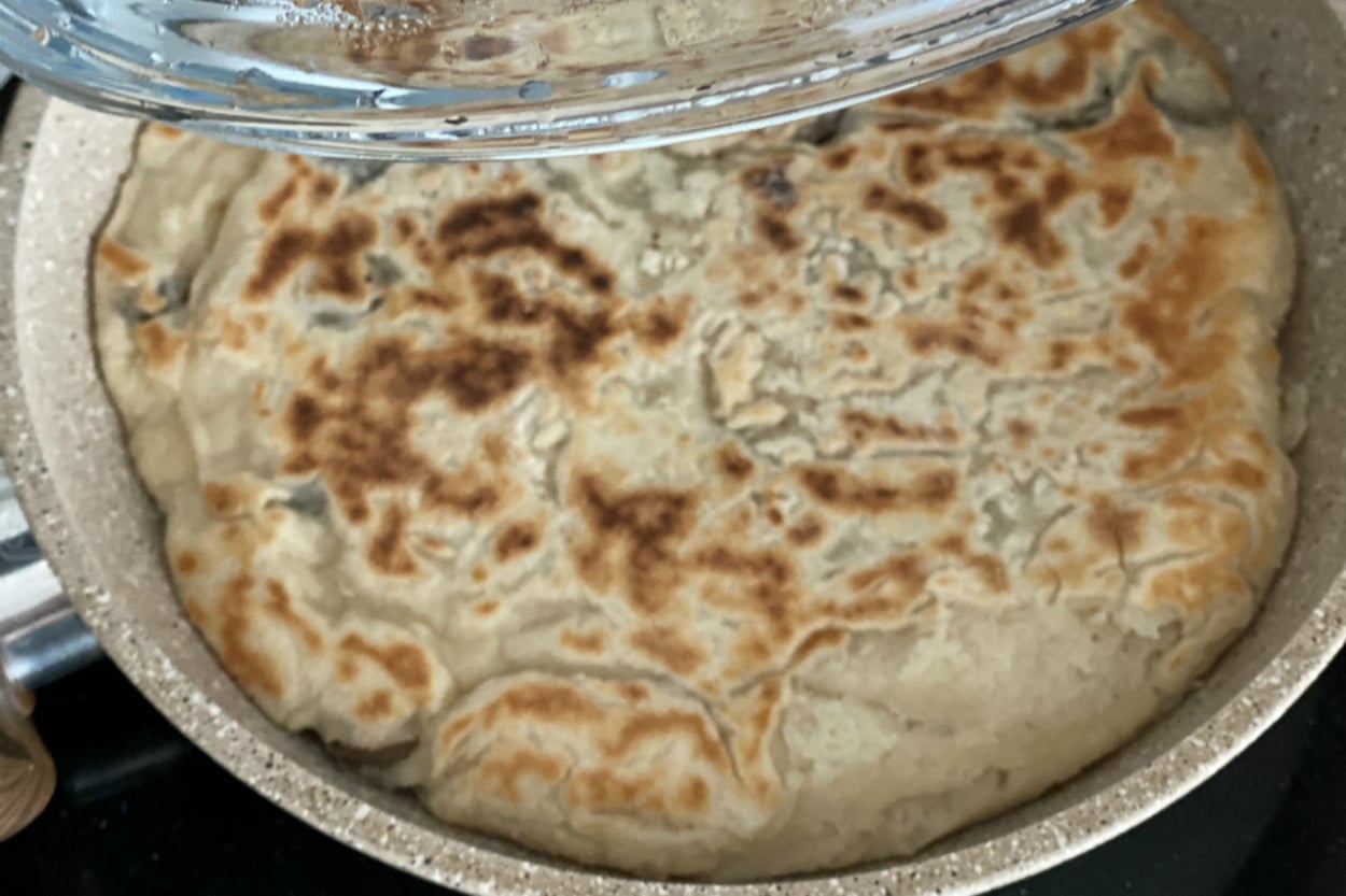 Kahvaltıya Bekliyor: Kolay Tava Ekmeği