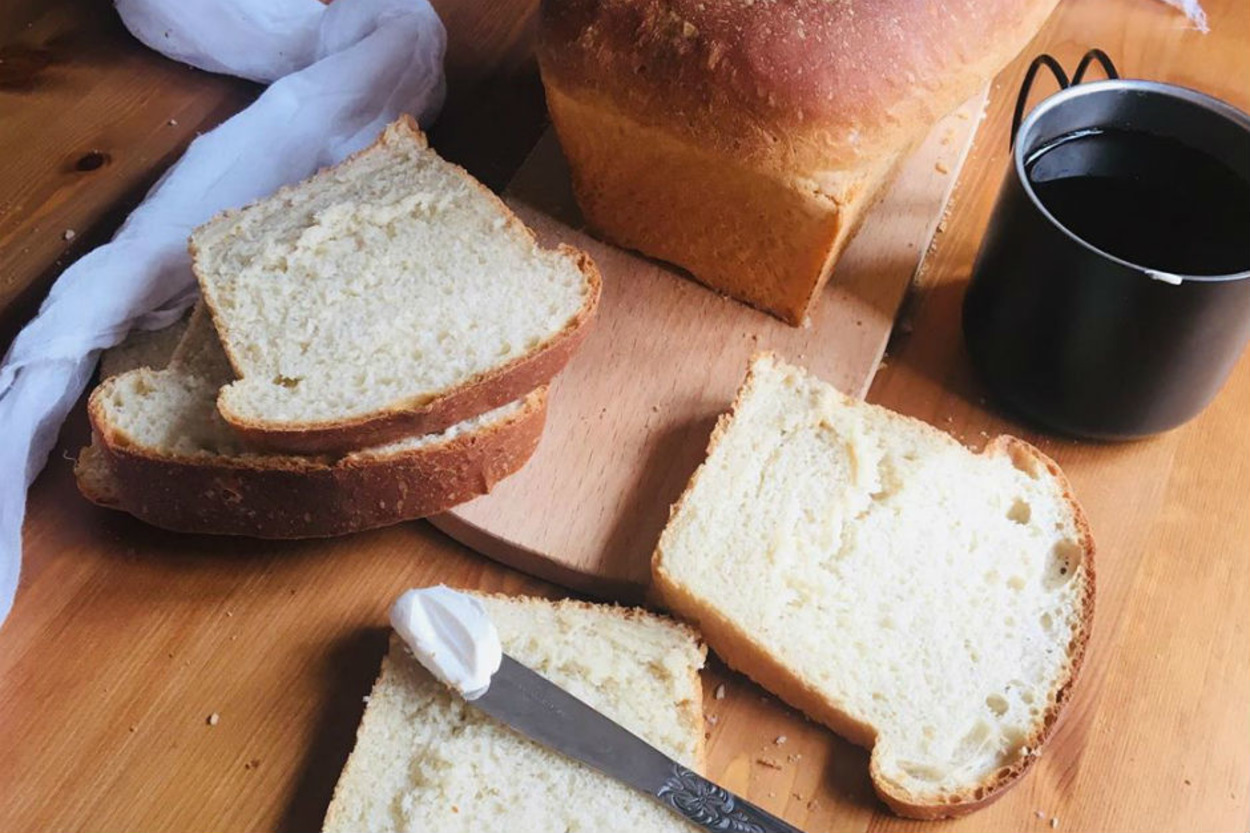 Yumuşacık Dokusuyla: Tereyağlı Tost Ekmeği