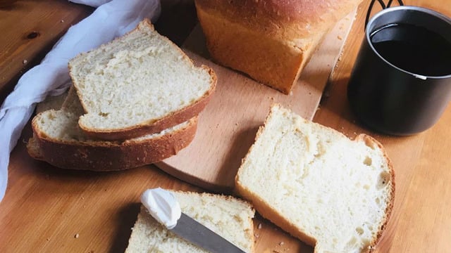 Yumuşacık Dokusuyla: Tereyağlı Tost Ekmeği