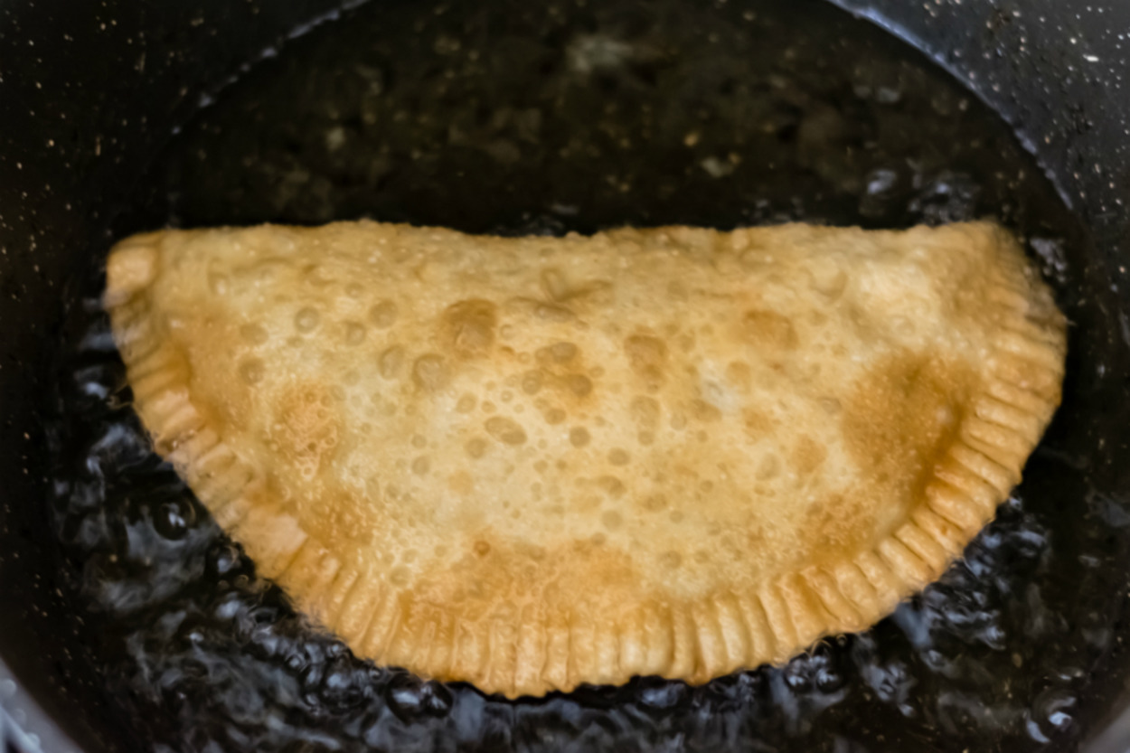 Yağ Çekmesin, Çıtır Çıtır Olsun: Çiğ Börek Yapan Herkesin Bilmesi Gereken Püf Noktaları