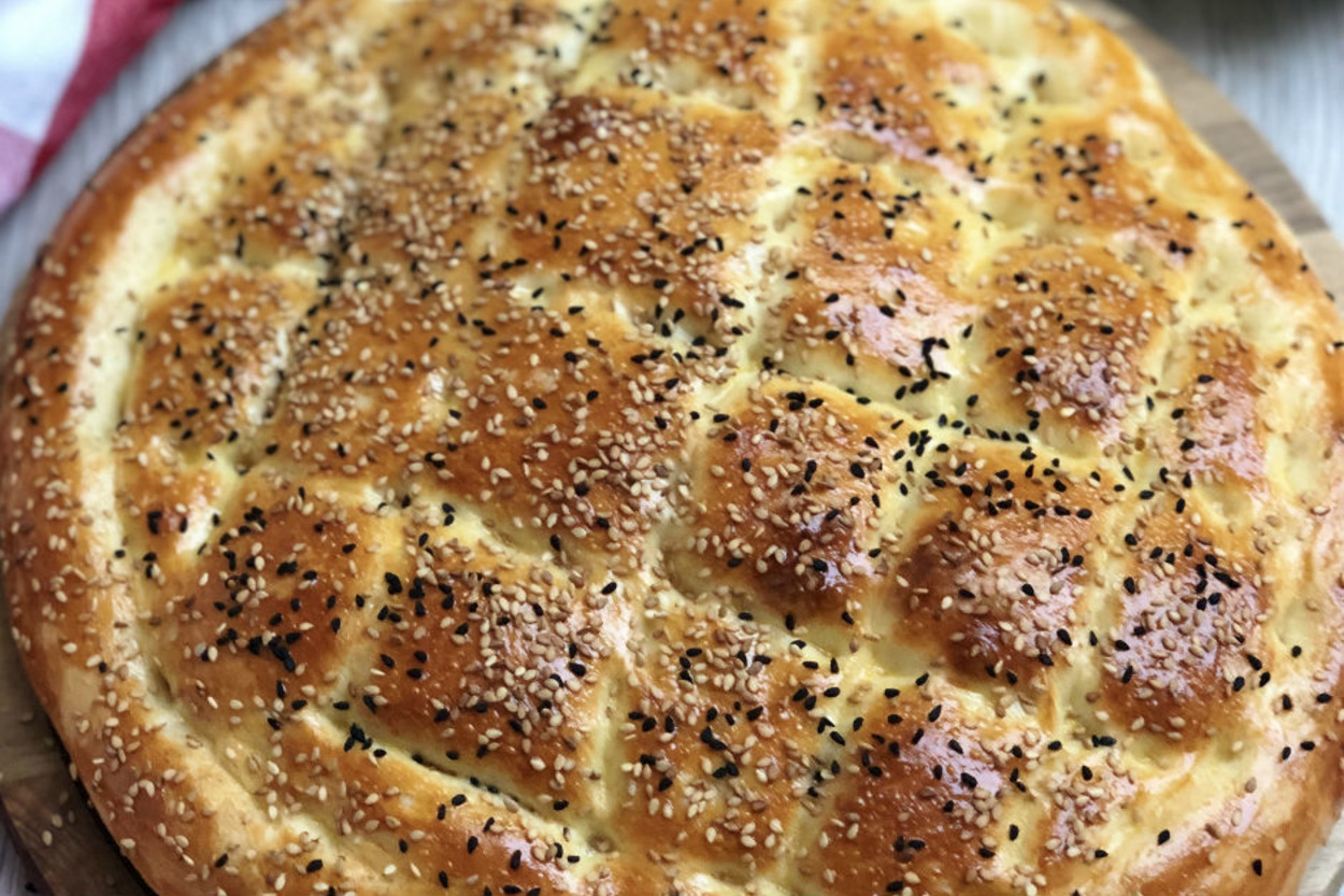 Fırından Yeni Çıktı: Evde Ramazan Pidesi