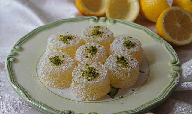 Kolay Tatlı: 4 Malzemeli Limonlu Lokum