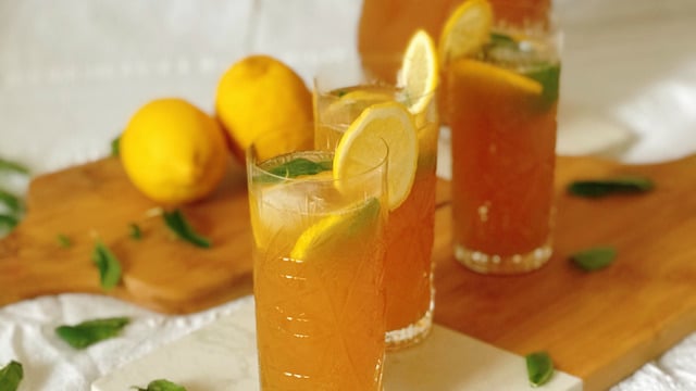 Yaz Sıcaklarına: Şekersiz Limonata