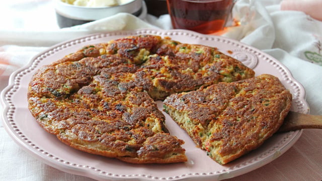 İşte Bu Kadar Kolay: Tavada Yufkasız Kolay Börek