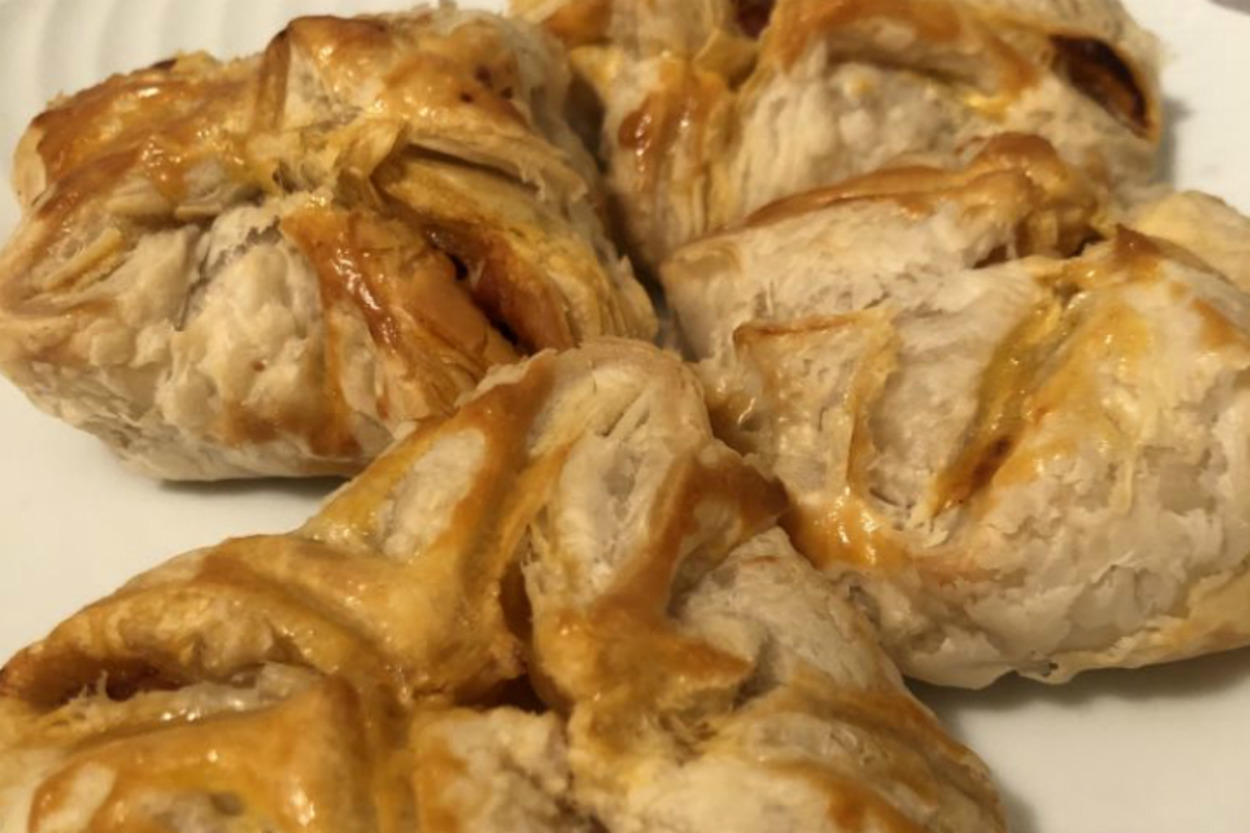 Kahvaltı Şenlendiren Lezzet: Sucuklu Milföy