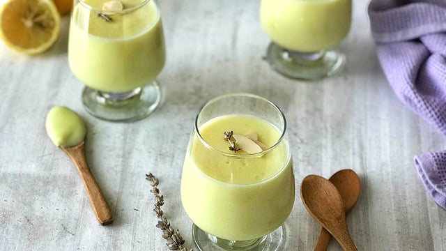 Hafif ve Mis Kokulu: Limonlu Kolay Muhallebi
